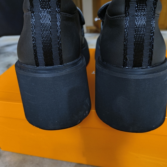 Black Platform Loafers with Tassels - Picture 4 of 6